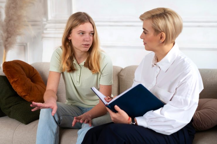 Ce face diferența în terapia cu adolescenți? Relația, nu soluțiile rapide